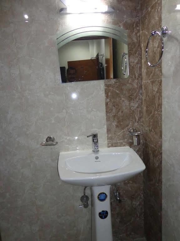 בודהגאיה Hotel Thai International מראה חיצוני תמונה