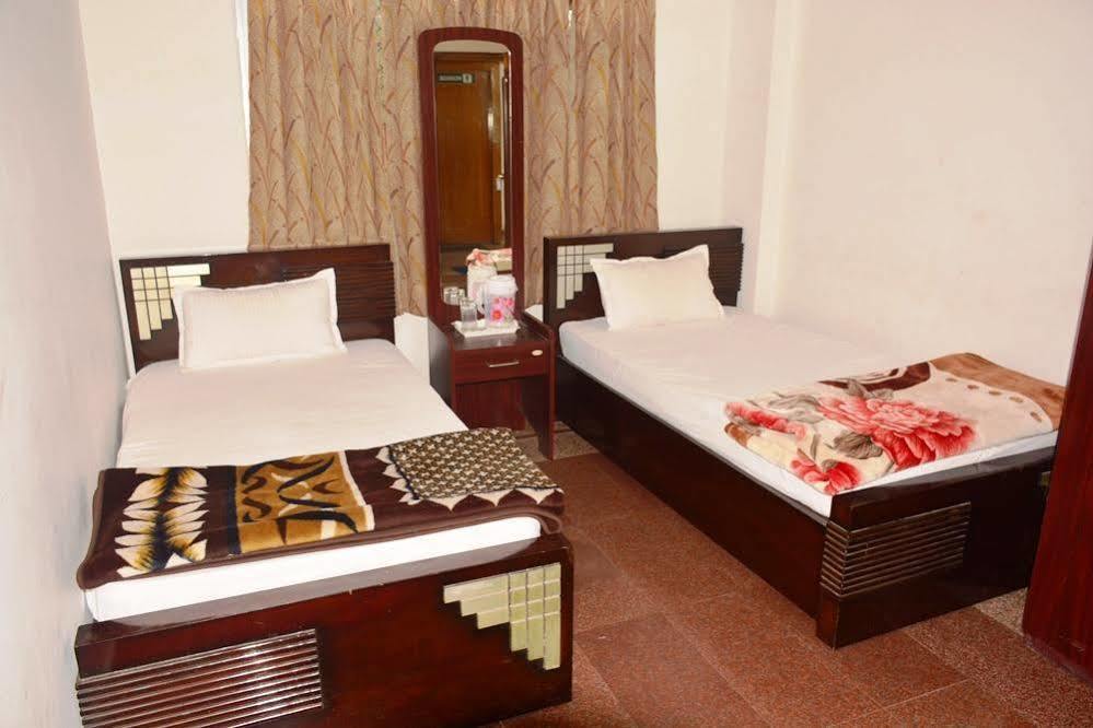 בודהגאיה Hotel Thai International מראה חיצוני תמונה